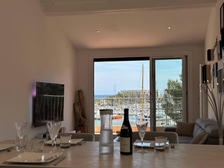 Apartamento L'Atelier Marin Sur Le Port Des Marines Cogolin Exterior foto